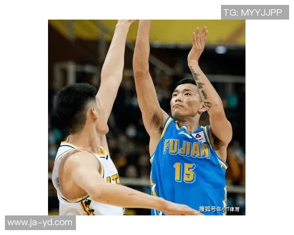 福建队男篮陈林坚精彩表现引发球迷热议助力球队争夺佳绩